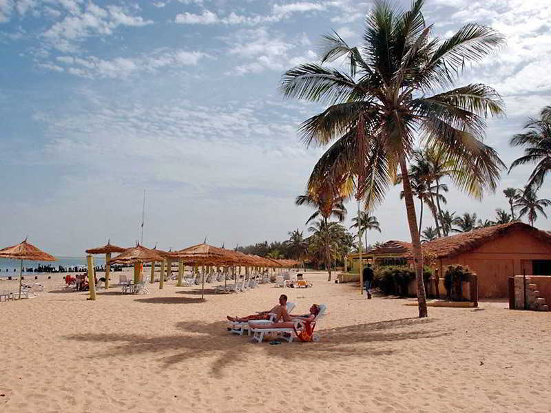 Sunbeach Hotel & Resort Bakau 外观 照片
