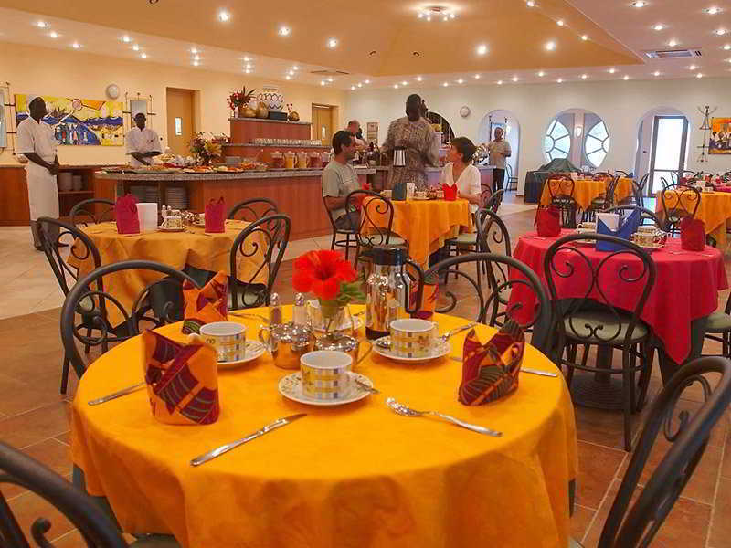 Sunbeach Hotel & Resort Bakau 外观 照片
