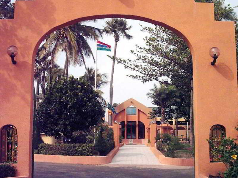 Sunbeach Hotel & Resort Bakau 外观 照片