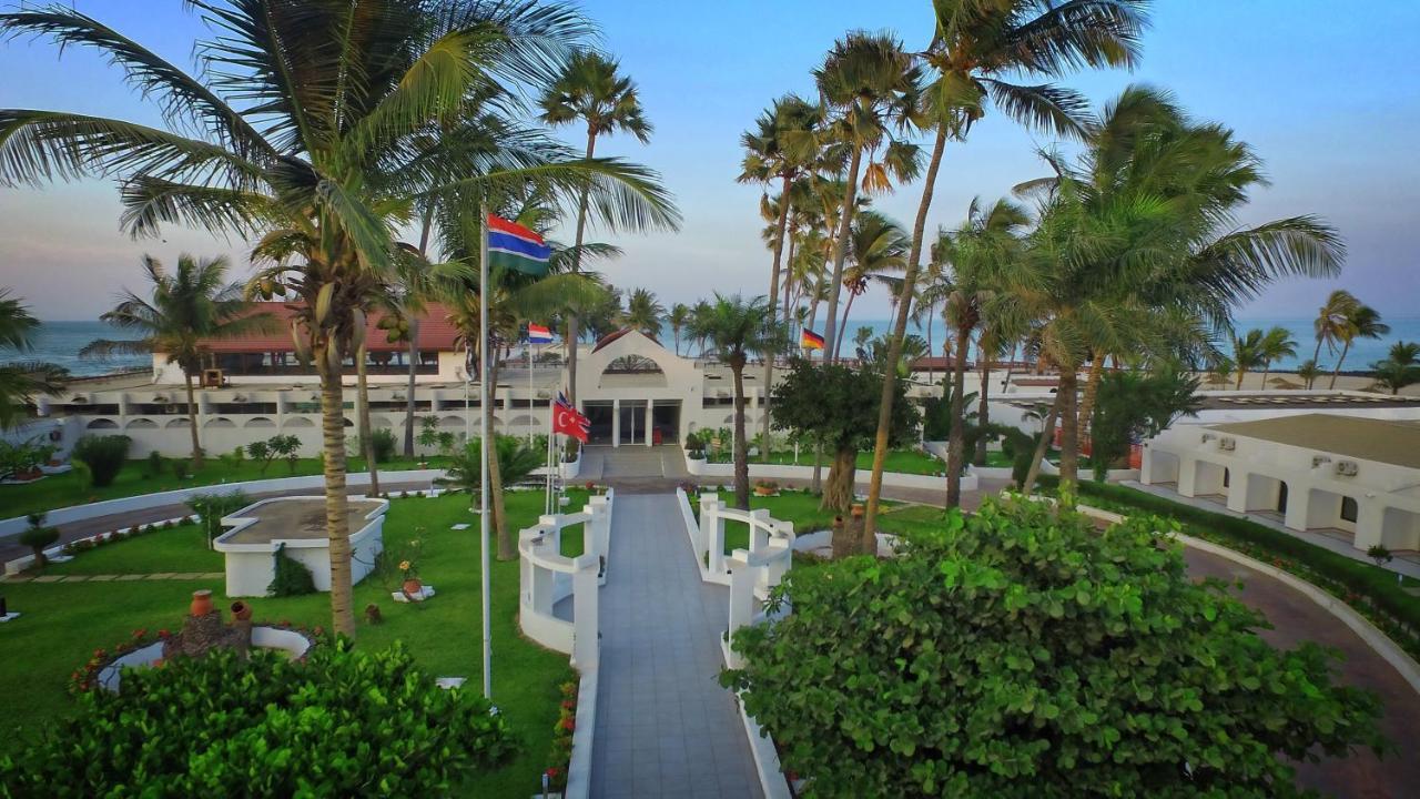 Sunbeach Hotel & Resort Bakau 外观 照片