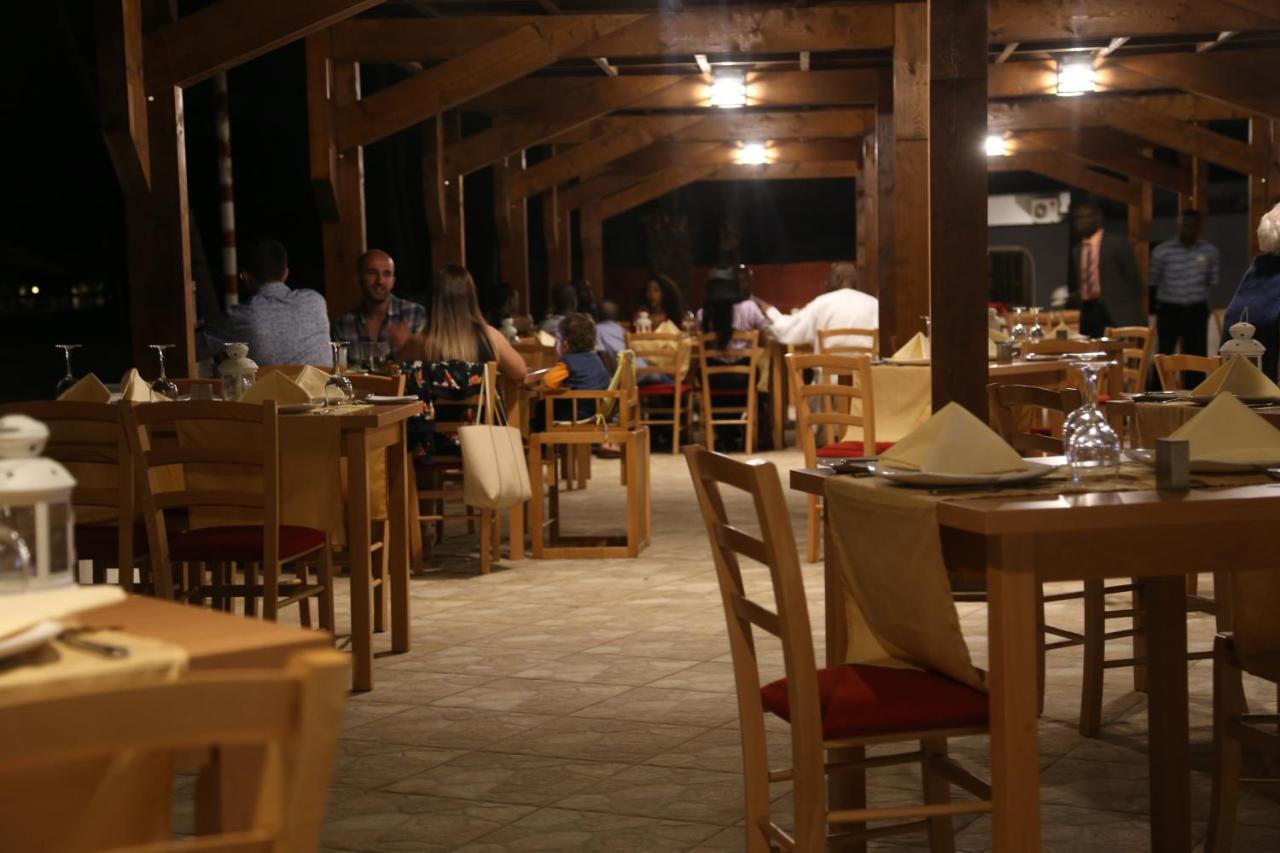 Sunbeach Hotel & Resort Bakau 外观 照片