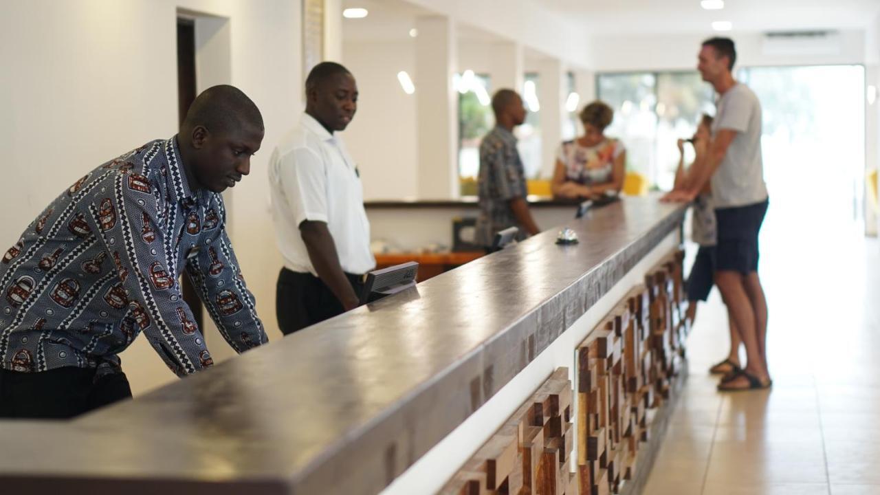 Sunbeach Hotel & Resort Bakau 外观 照片