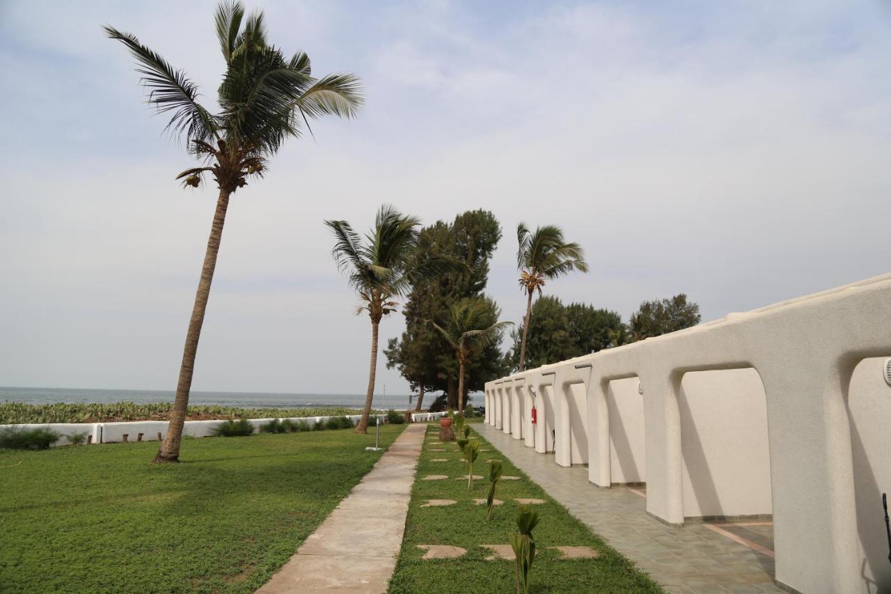 Sunbeach Hotel & Resort Bakau 外观 照片